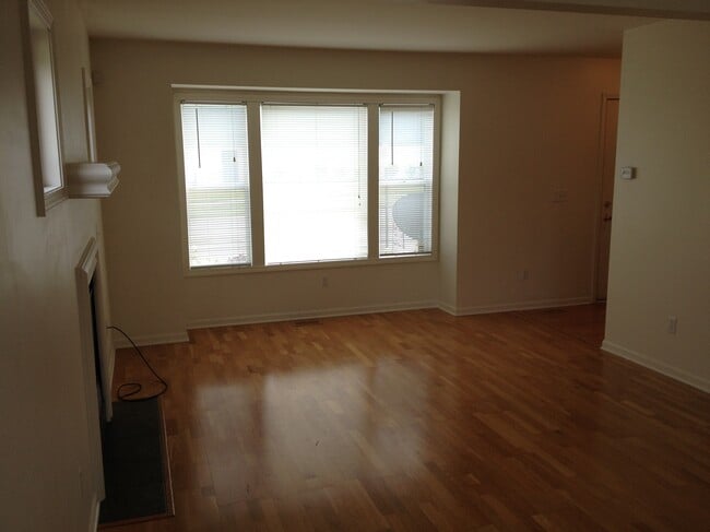 Photo - 1147 Woodward Hts Unit Woodward Heights Condo