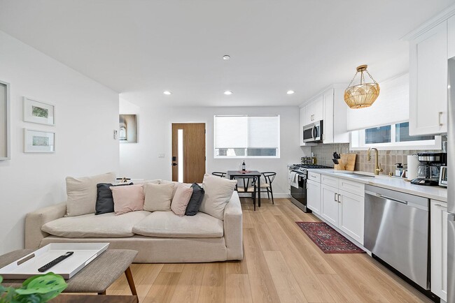 Photo - 4366 Toland Way