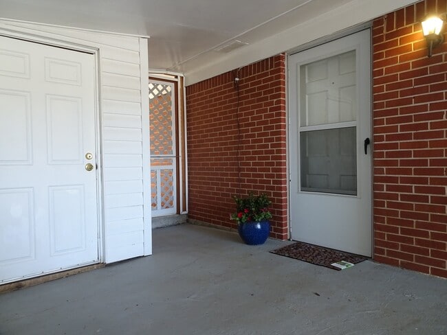 283 Lake Dr  