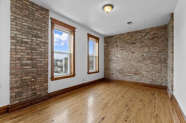 Photo - 3401 W Armitage Ave