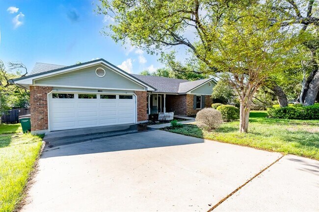 Photo - 11209 Deadoak Ln