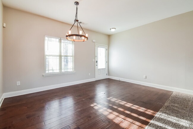 Photo - 547 Joneus Dr