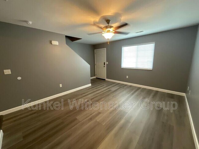 704 Fountain View Dr