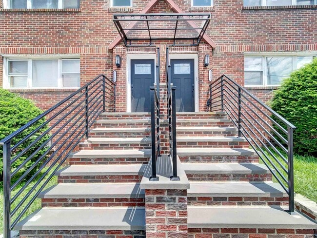 Building Photo - 1110-1112 73rd St Unit 2 Rental