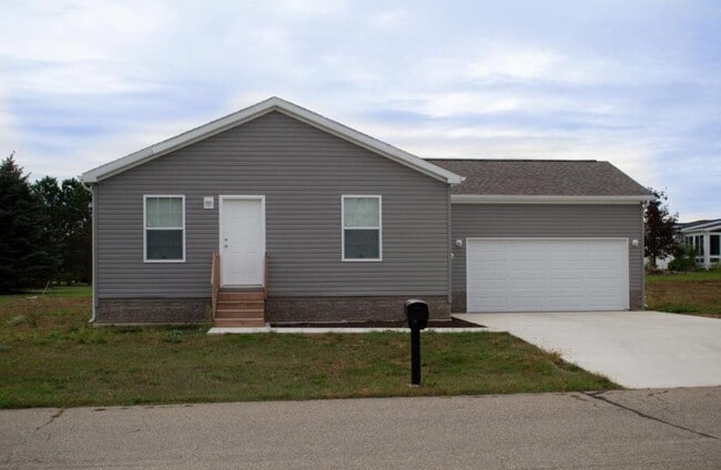 Photo - 558 Bowline Blvd House