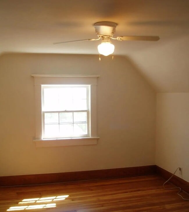 Photo - 4710 Cass St