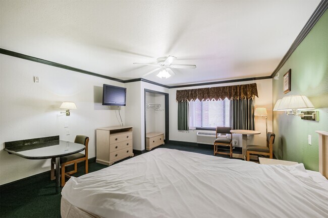 Photo - 1025 Swanson St Unit 211