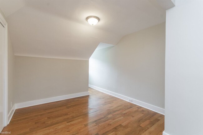 Photo - 2 br, 1 bath Duplex - 169 S Harrison St Un...