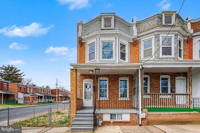 Photo - 203 N Dupont St