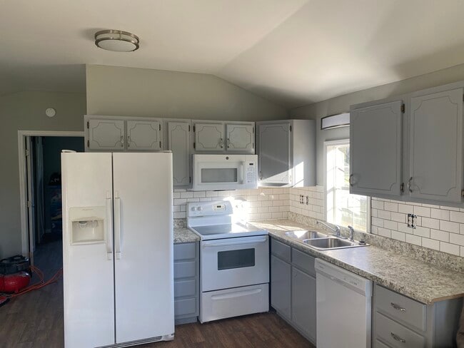 Photo - 1201 Sanders Rd