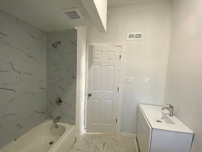 Photo - 260 W Johnson St Unit 7