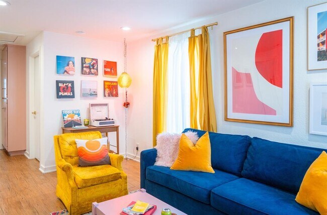 Photo - 2213 Santa Rita St