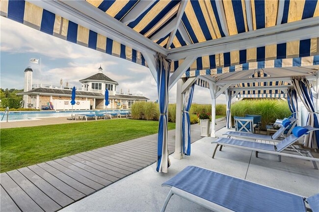 Photo - 44 Wimbledon Cir