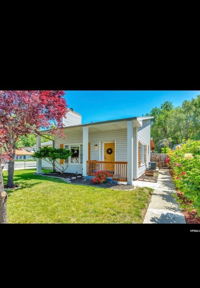 Building Photo - ***COMING SOON*** Beautifully Updated Two-Story Home with Detached 2-Car Garage!