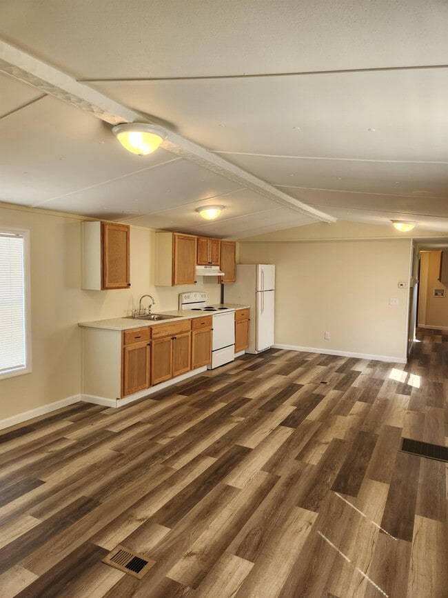 Photo - 309 Becky Ln