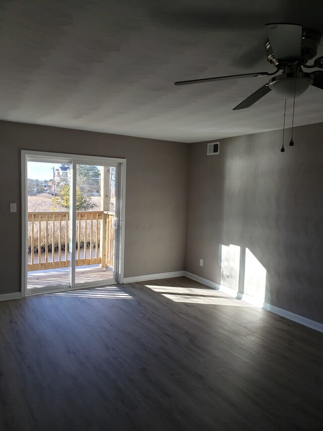 Building Photo - 9517 5th Bay St #B Unit 9517 5th Bay #B