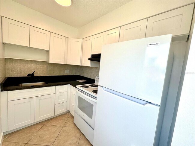 Photo - 11225 1st St E