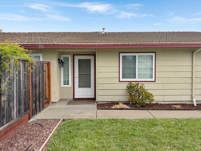 Photo - 5935 Woodbine Pl