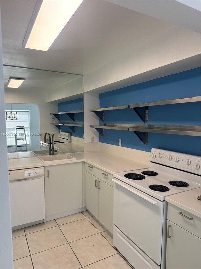 Photo - 1441 Lincoln Rd Unit 306