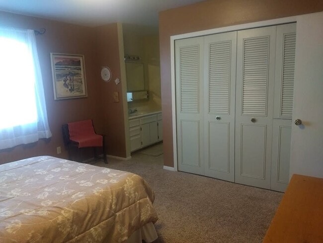 Photo - 4824 Lakeview Cir