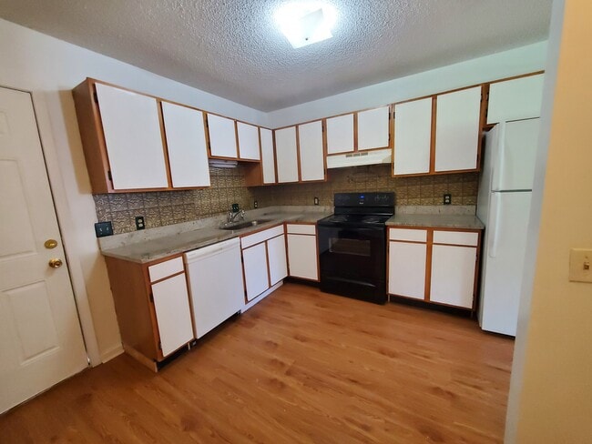 Photo - 63 Harry Ave