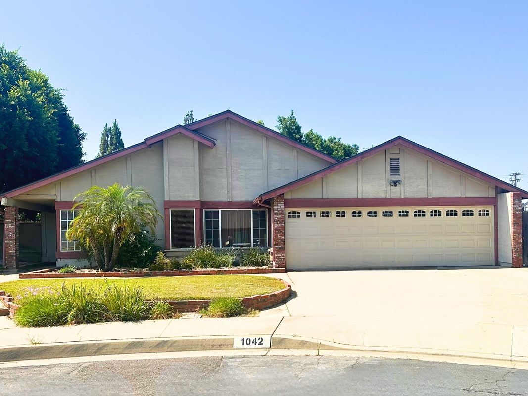 Photo - 1042 Bassett Ct House