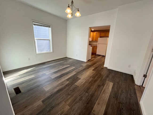 Photo - 815 W 11th St Unit A