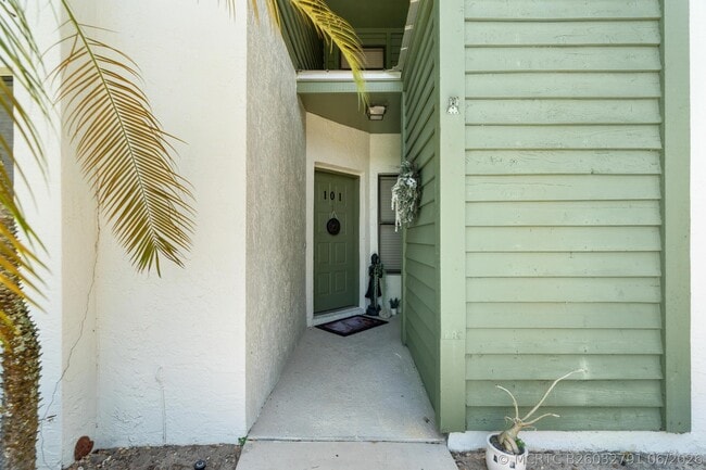 5280 SE Seascape Way Unit 101