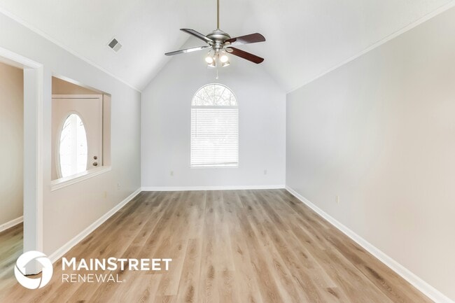 Photo - 6915 Blackthorn Dr