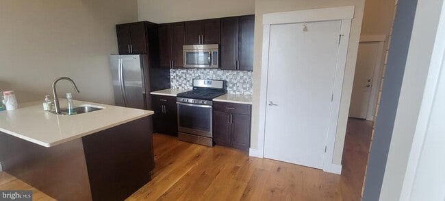 Building Photo - 705 S 5th St Unit 301