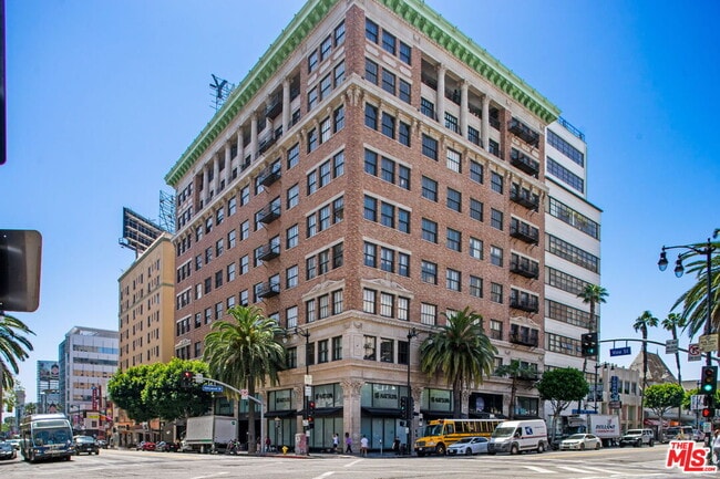 Photo - 1645 Vine St Unit 605