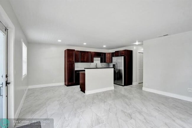Photo - 802 SW 12th Ct Apartamento