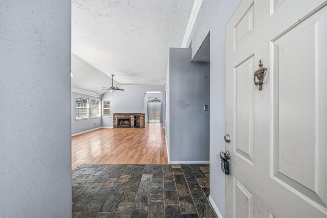 Photo - 15974 Oak Mountain Dr