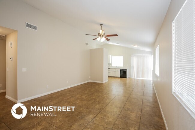 Photo - 2025 Havelina St