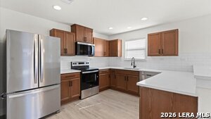 Photo - 3946 Legend Pond