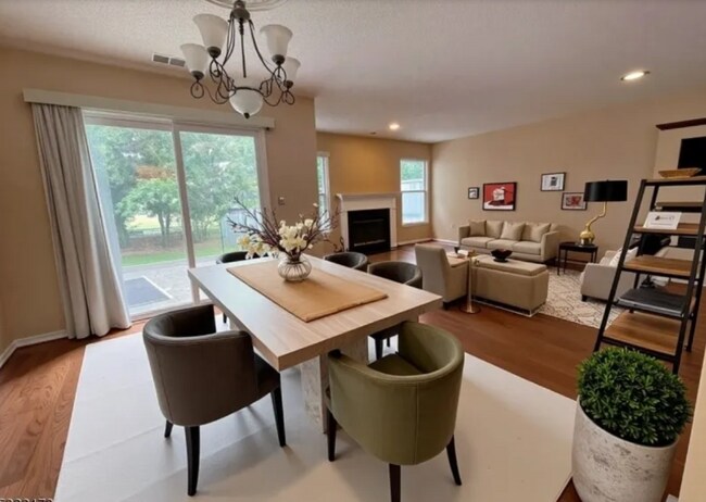 Photo - 214 Manahan Ct