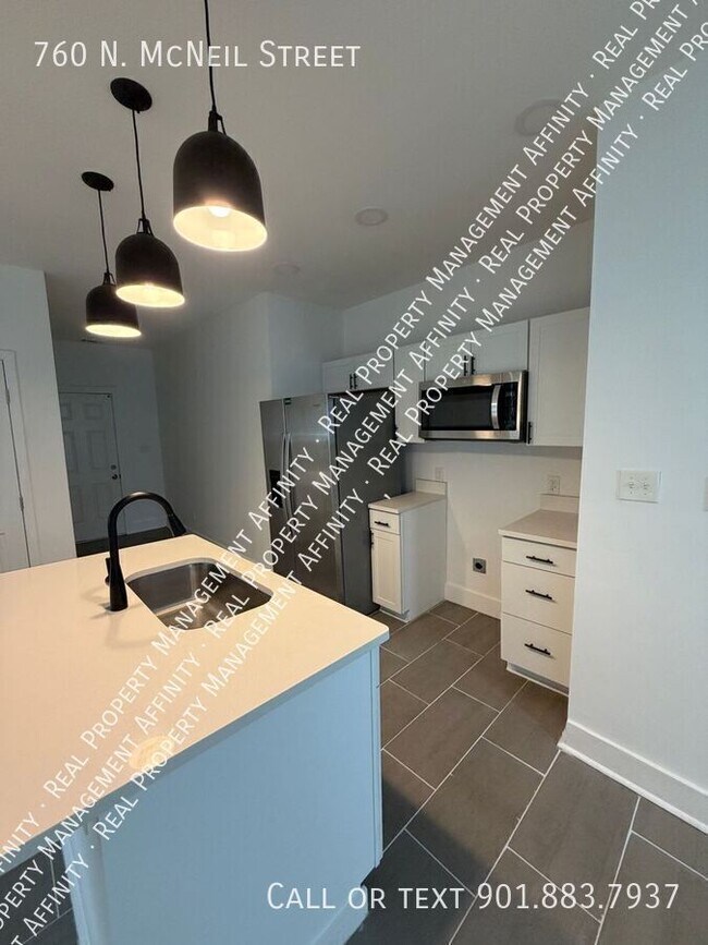 Photo - 760 N McNeil St