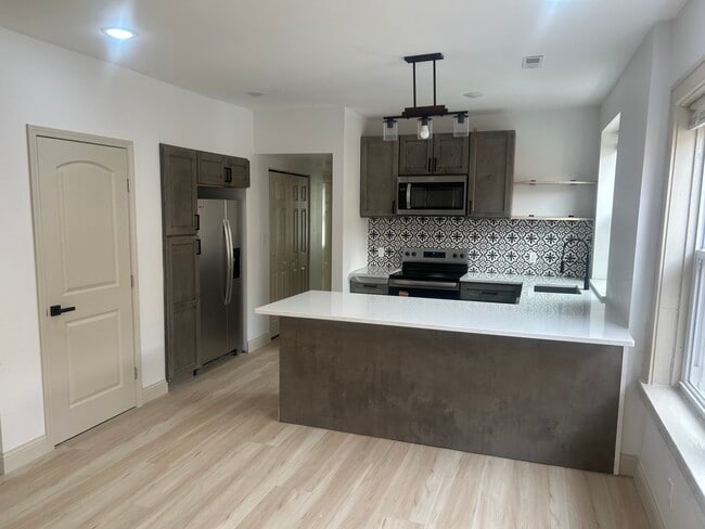 Building Photo - 7236 Wise Ave