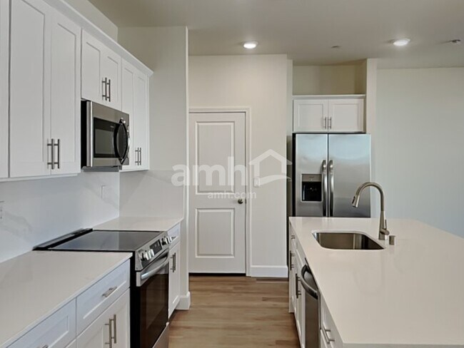 Photo - 266 Austin Bellerose Pl