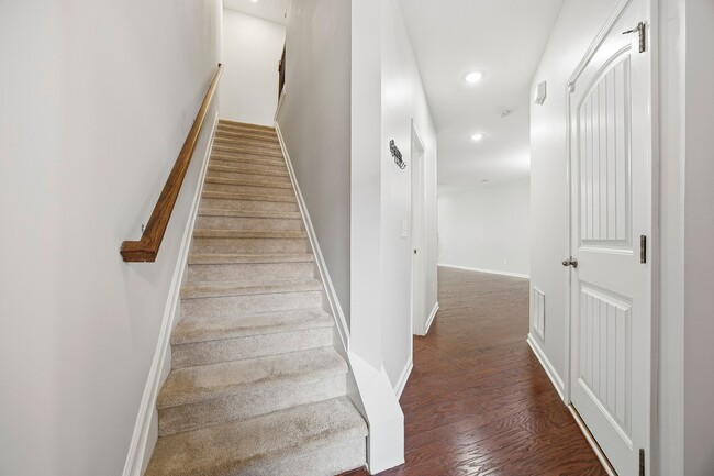 Photo - 7275 Heritage Oak Ct