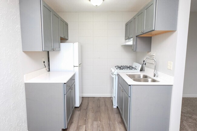 Photo - Pillsbury Apartments | 2200