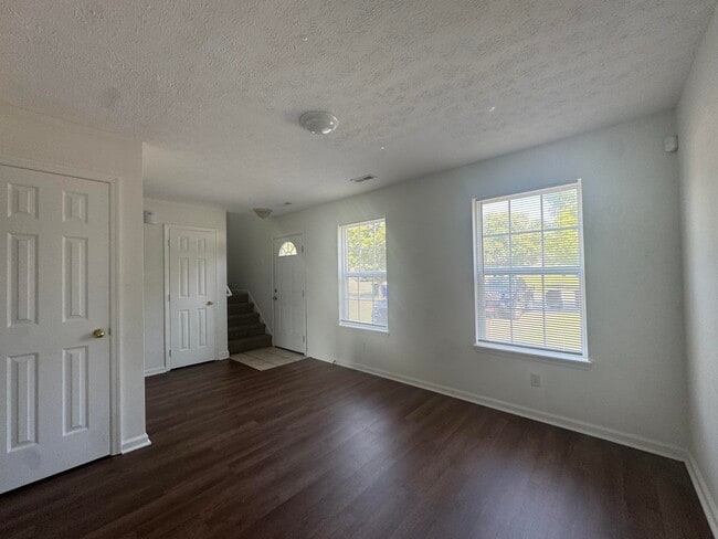 1132 Jonestown Ln