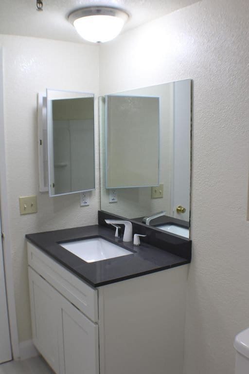 Photo - 14037 Cerise Ave Unidad 15