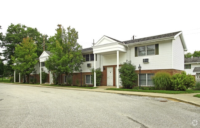 Grove Manor Apartments - Grove Manor Apartments