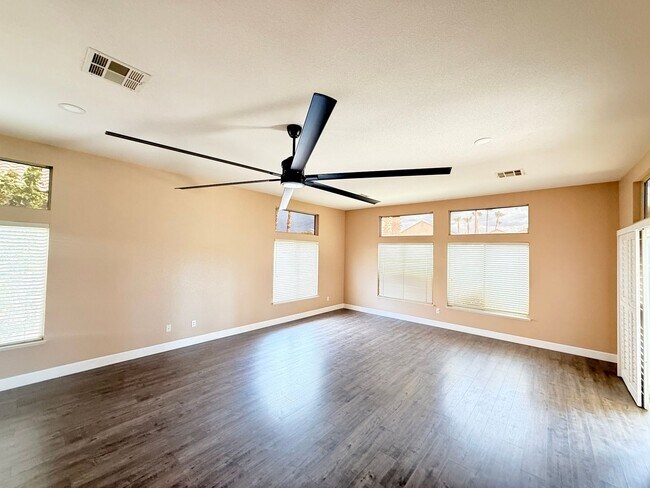 Photo - 275 Mascnap Ave