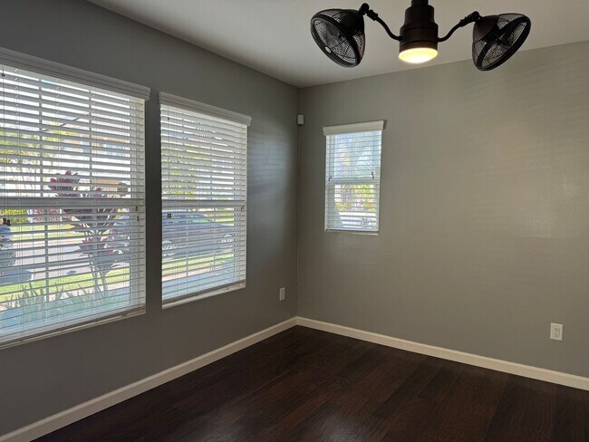 Photo - Ewa Bch 3/2.5 w/PV/Solar