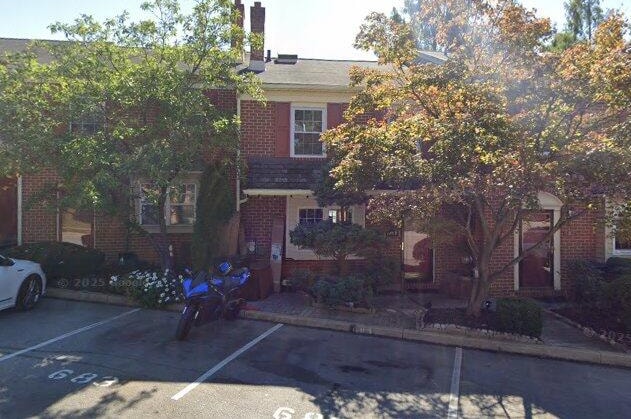 683 Coates Ln