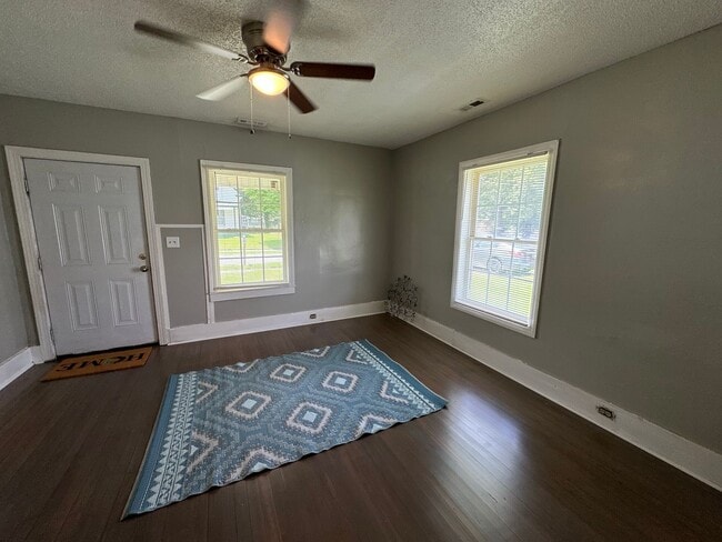 Building Photo - COMING SOON! 3 Bedroom House in Gastonia! ...