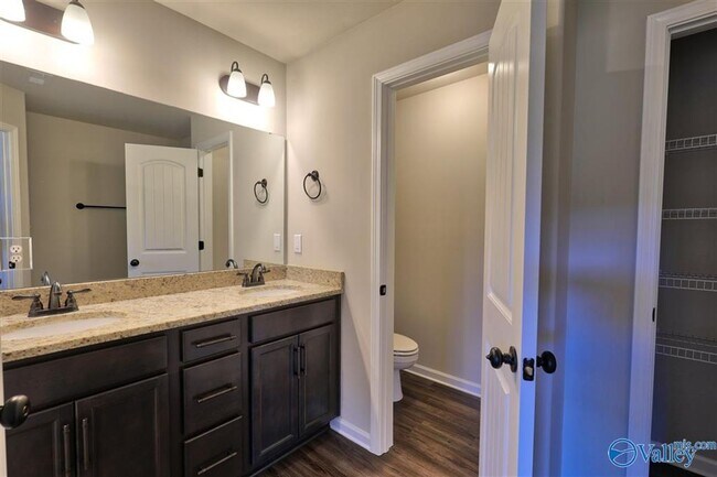 106 Hulsey Ln