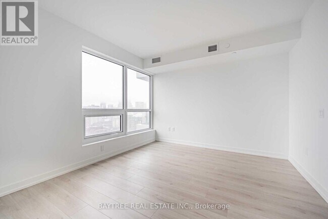 Photo - 395 Bloor St E Unit 1412